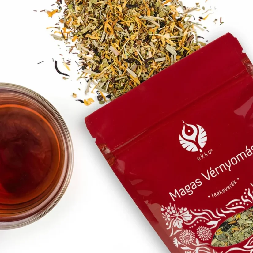 Čajová zmes na vysoký krvný tlak UKKO s bylinkami a šálkou hotového čaju